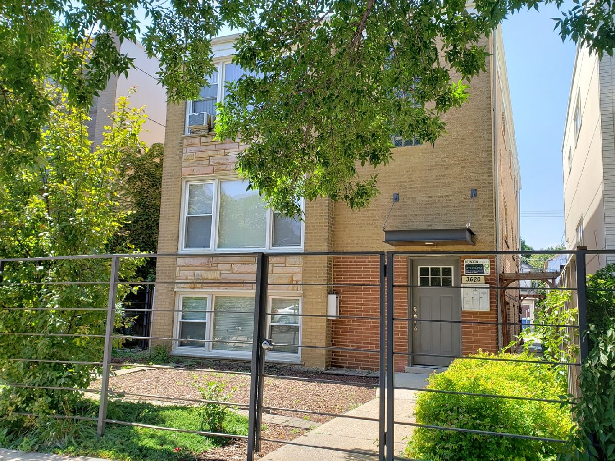 Condominiums & Homes Sold Horner Park Chicago Illinois, 3620 California