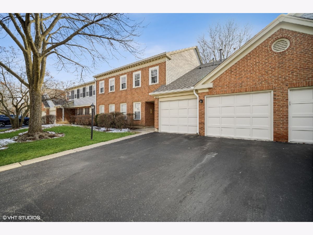 Arlington Club Wheeling IL, Townhomes & Condos For Sale & For Rent