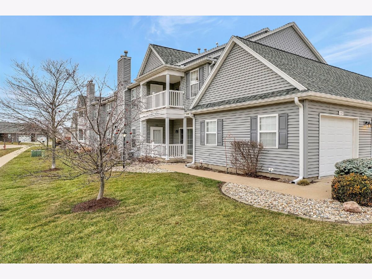 Condos & Townhomes & Homes Sold Water's Edge Urbana Illinois, 3020 Stillwater Landing