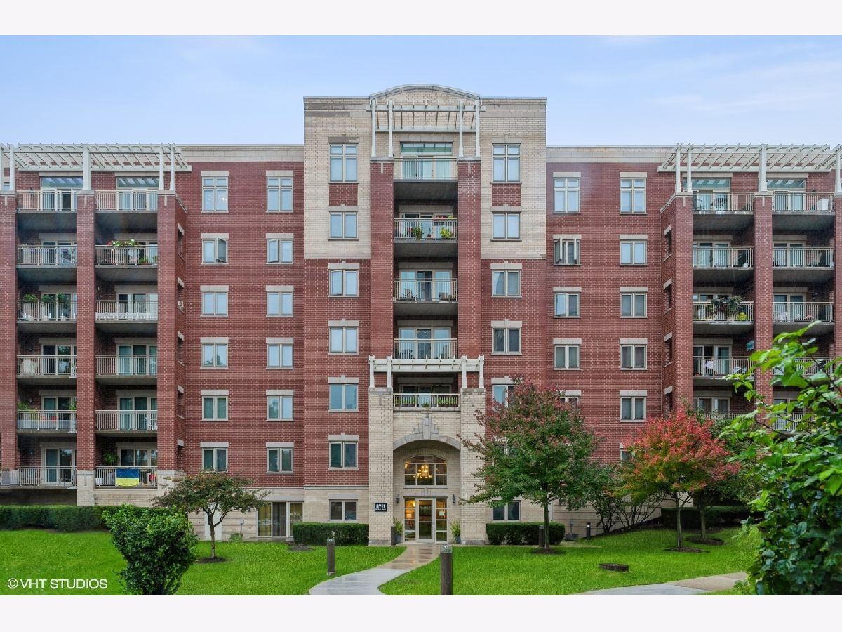 Condominiums Sold Bryn Mawr Place Chicago Illinois, 8711 Bryn Mawr