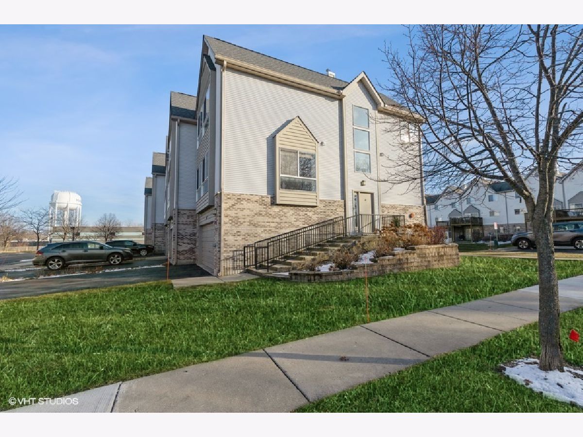 Townhomes Sold Diamond Pointe Mundelein Illinois, 661 Diamond Pointe