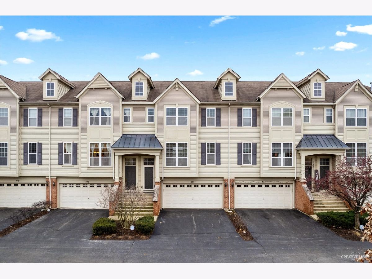 Townhomes Sold Yorkshire Square Aurora Illinois, 353 Commerce
