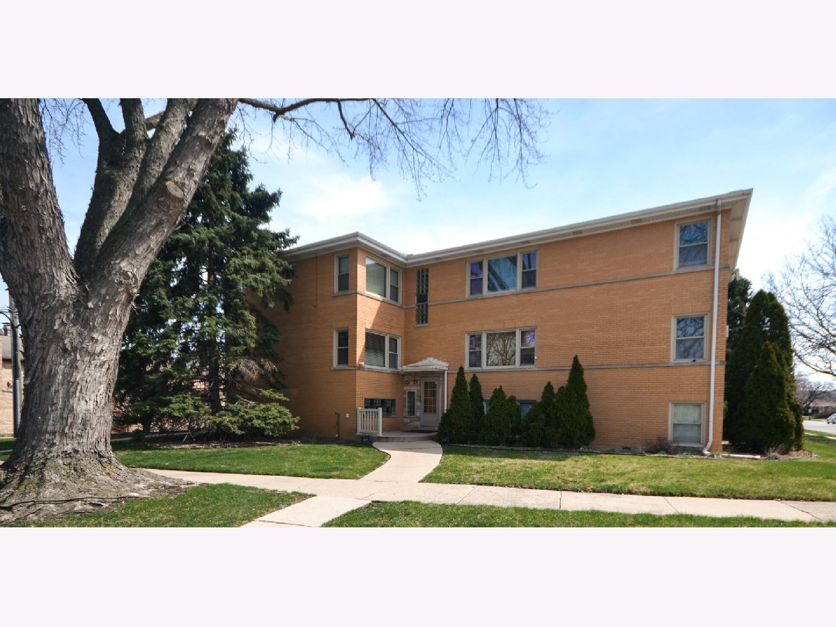 Condominiums & Homes Rented Norwood Court Chicago Illinois, 5401 Newcastle