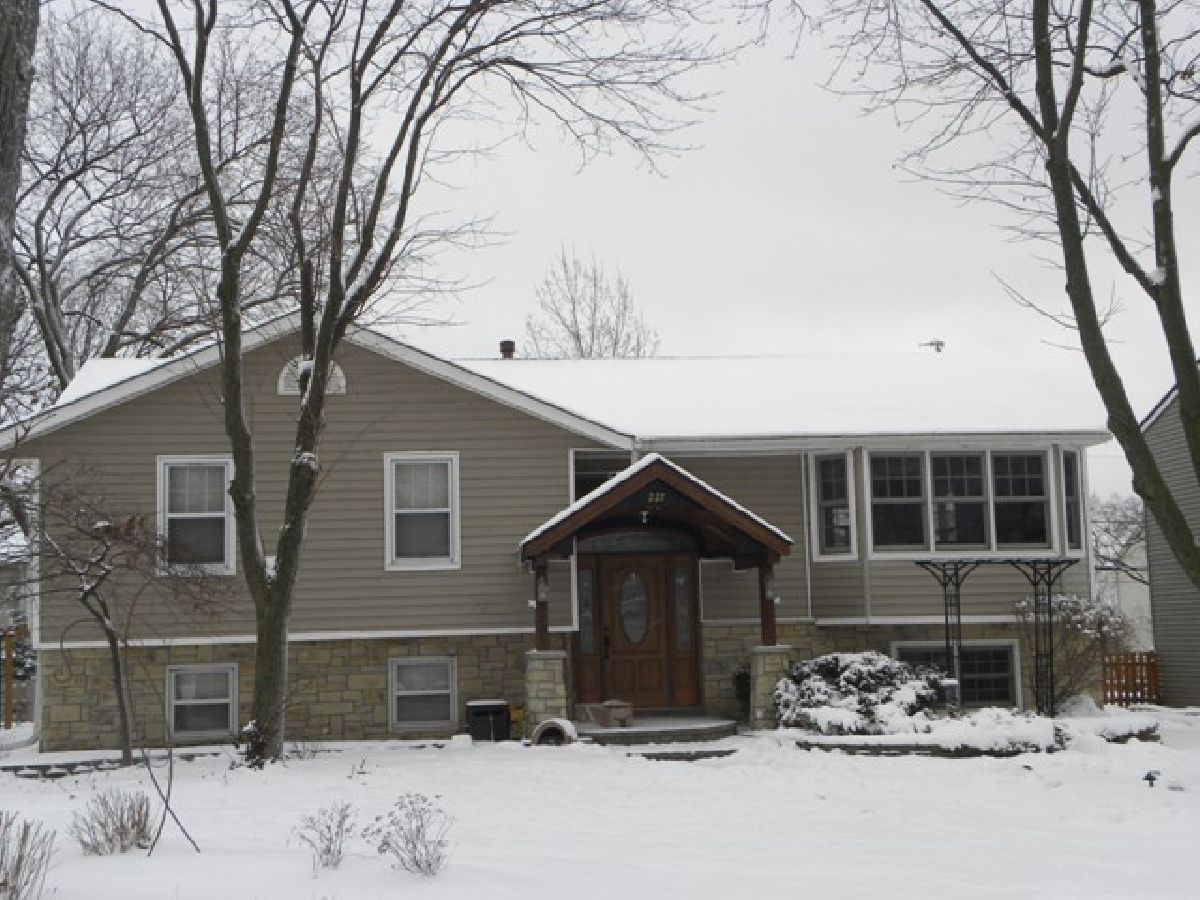 Homes Rented Venetian Village Lindenhurst Illinois, 227 Ironwood