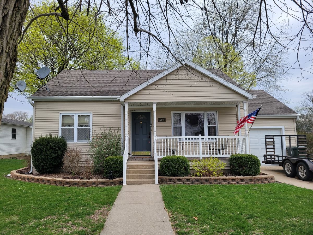  Sold Danforth Illinois, 304 Madison