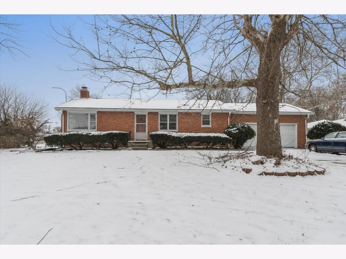 Homes Sold Ennis Heights Champaign Illinois, 1214 Julie
