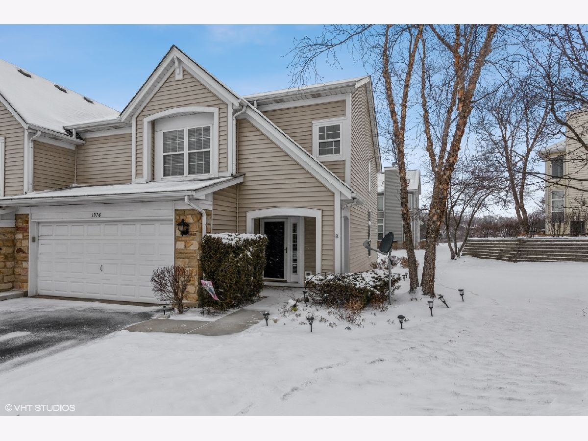 Townhomes Rented Coventry Park Palatine Illinois, 1576 Citadel
