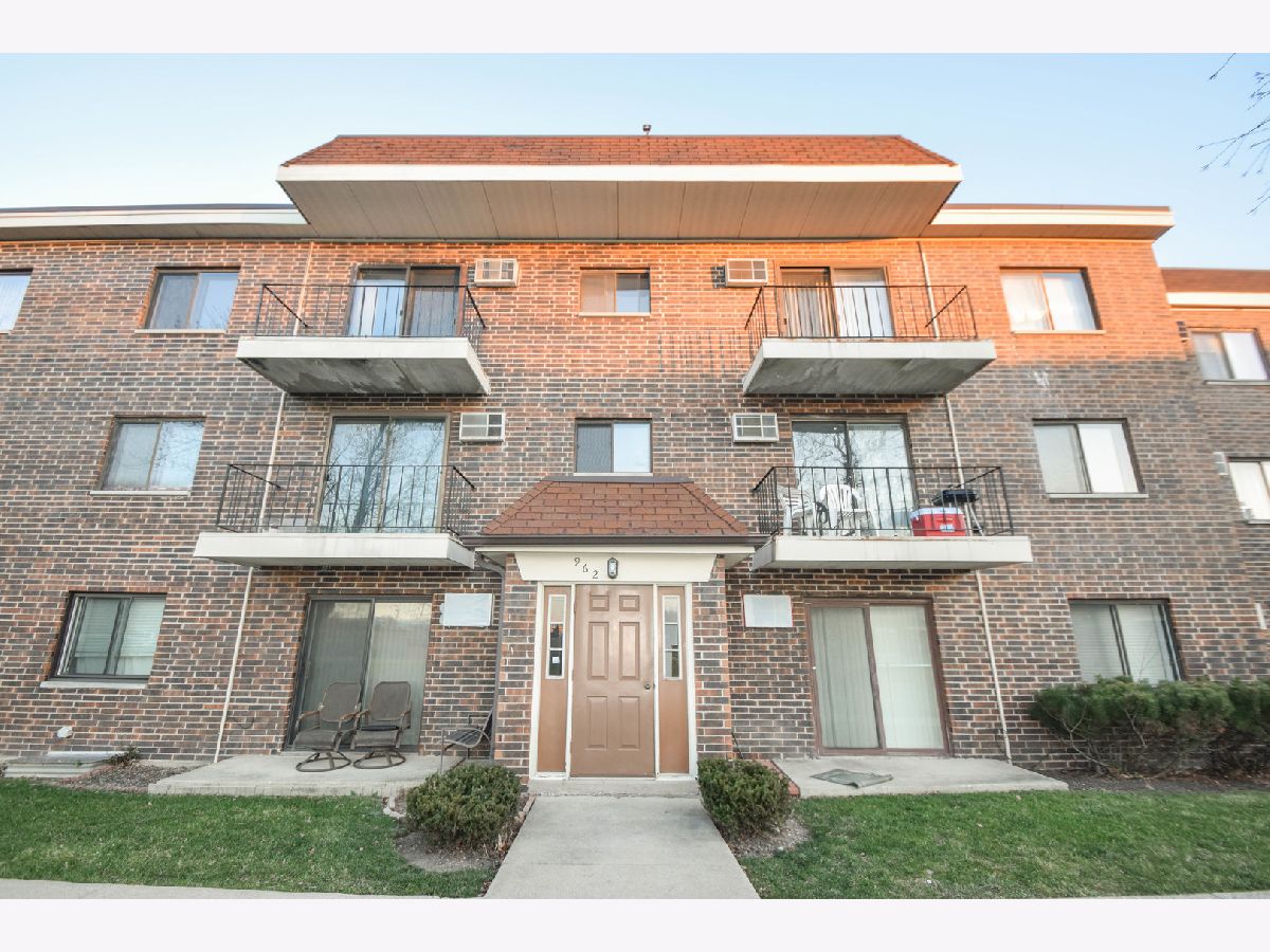 Condominiums Rented Kings Point Condos Addison Illinois, 962 Rohlwing