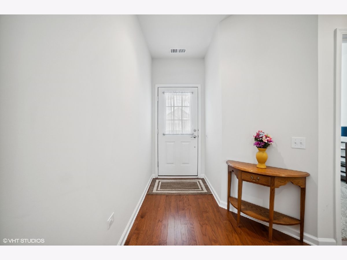 2806 Edgewater Drive, Elgin, Illinois 60124 MLS 11709880 WinterCohen