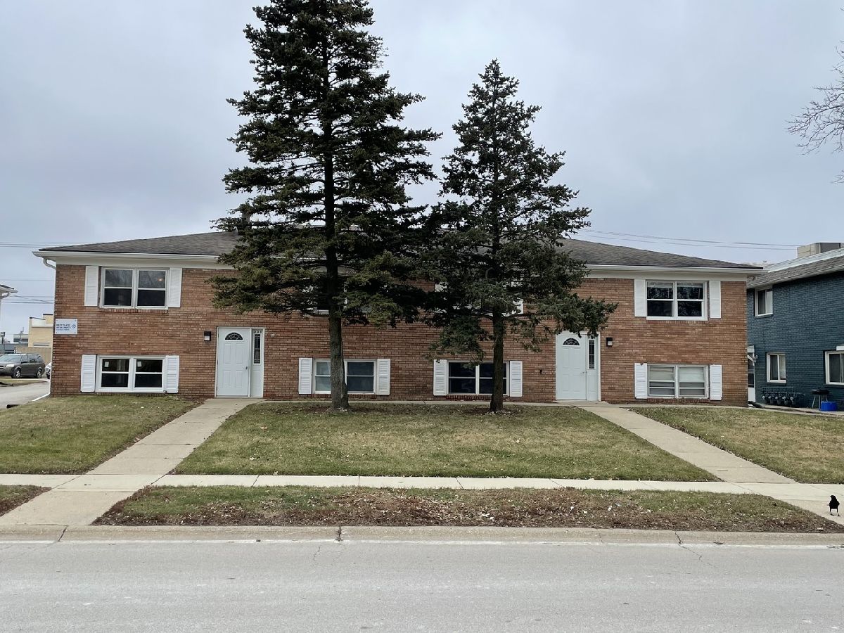  Rented Bloomington Illinois, 333 Riley