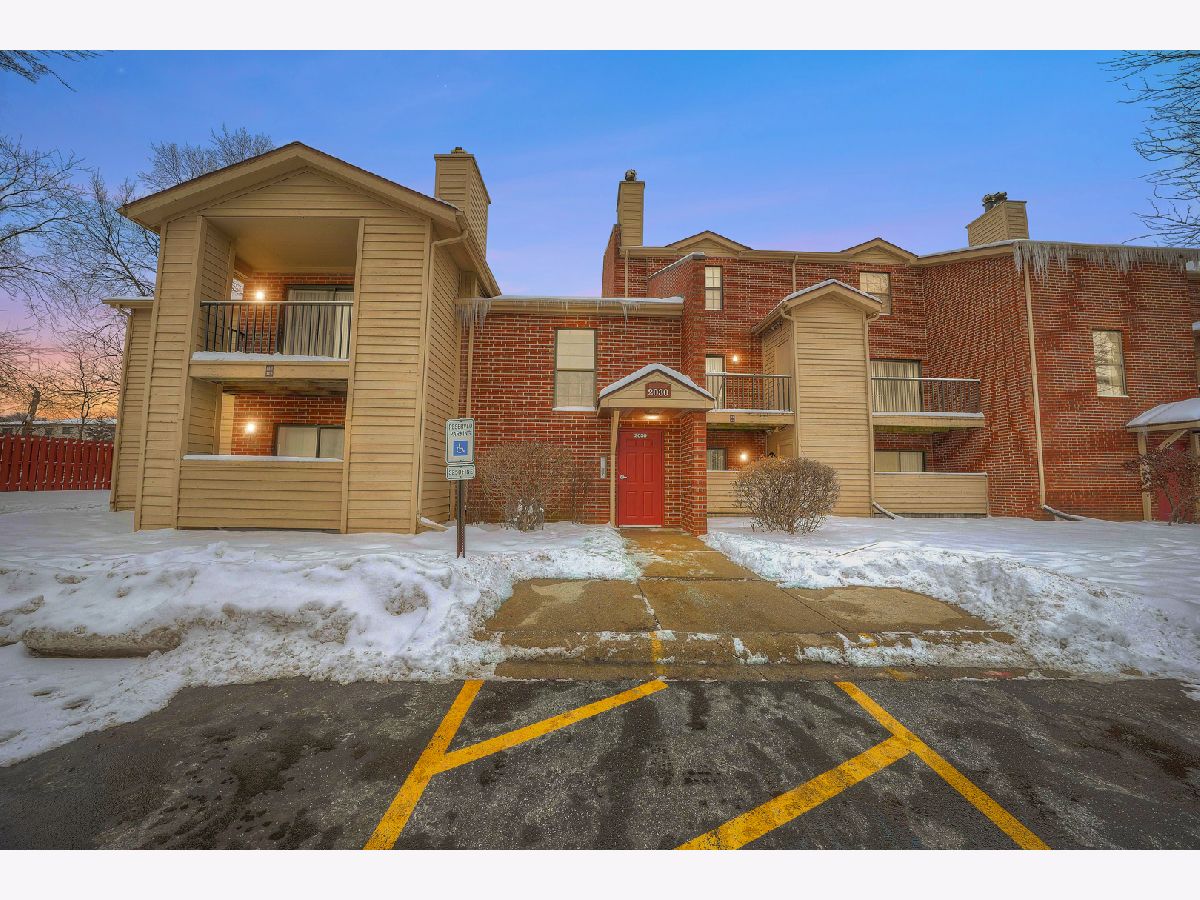 Condominiums Sold Foxfire Palatine Illinois, 2030 Rand