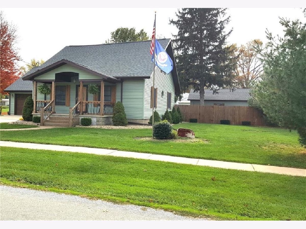  Sold Pana , 413 Lake