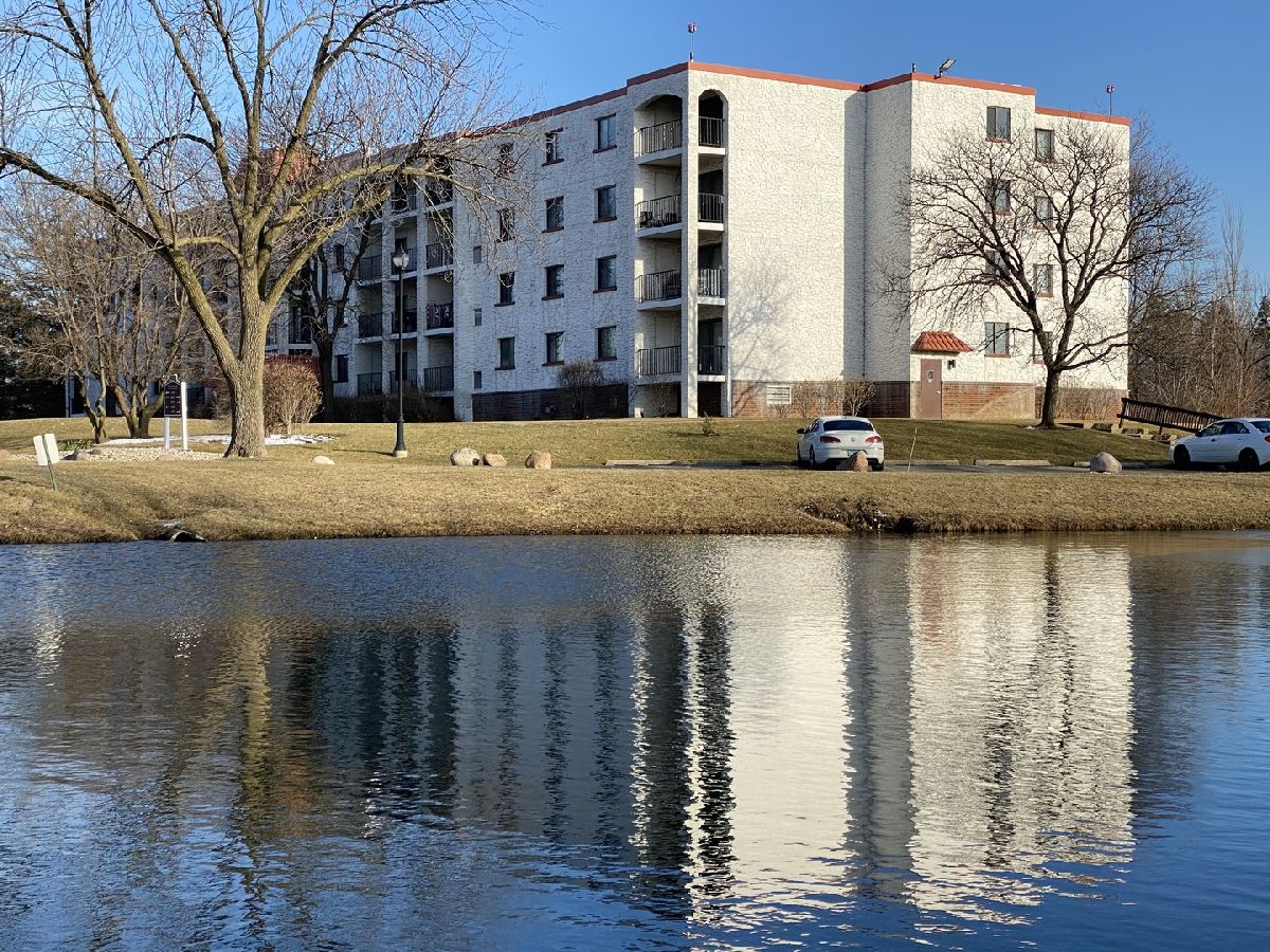 Condominiums Sold Plum Creek Wheeling Illinois, 350 Plum Creek