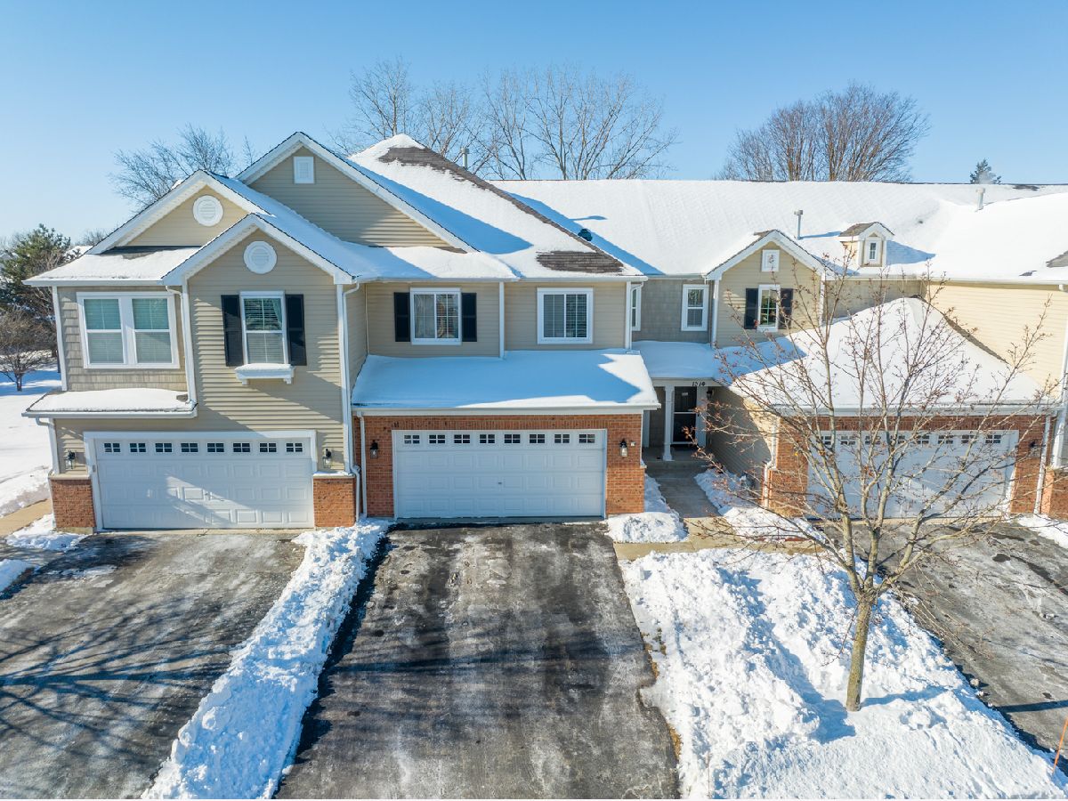 Townhomes Sold Park Place Crystal Lake Illinois, 1576 Isle Royal