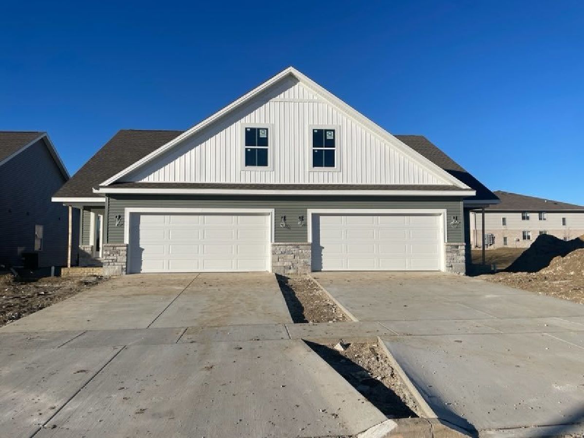 Homes & Condos & Townhomes Sold Greystone Field Normal Illinois, 1708 Millstone