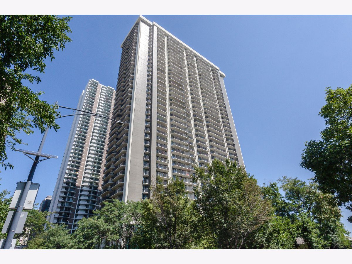 Condominiums Sold Malibu Chicago Illinois, 6007 Sheridan