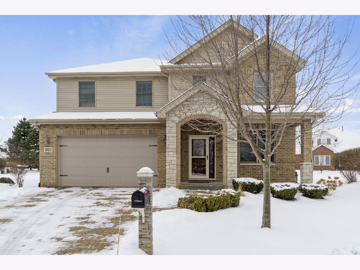 Condos & Townhomes & Homes Sold Fountain Hills Orland Park Illinois, 18032 Erickson