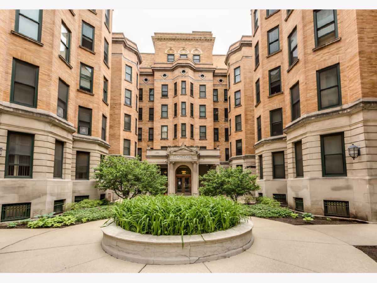 Condominiums Sold Commodore Chicago Illinois, 550 Surf