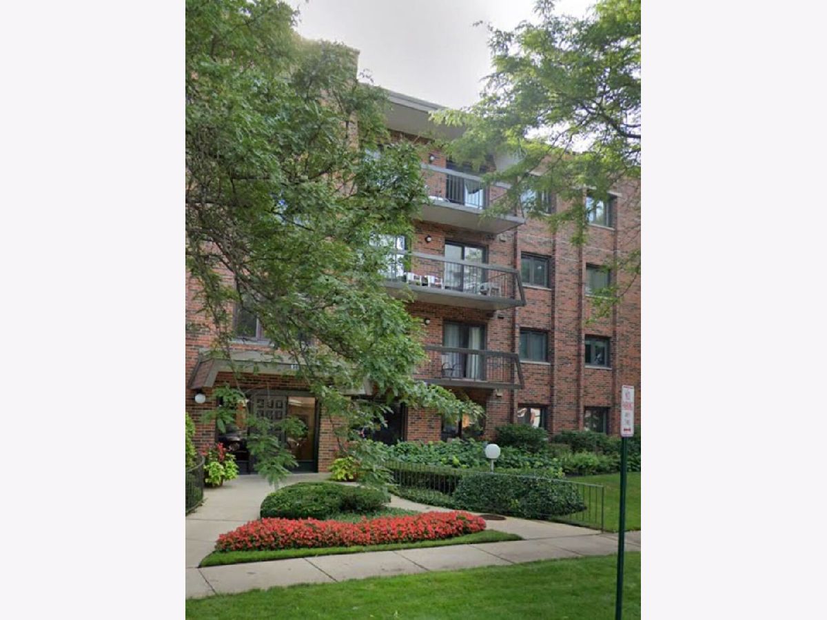 Condominiums Sold Drake Manor Evanston Illinois, 9221 Drake