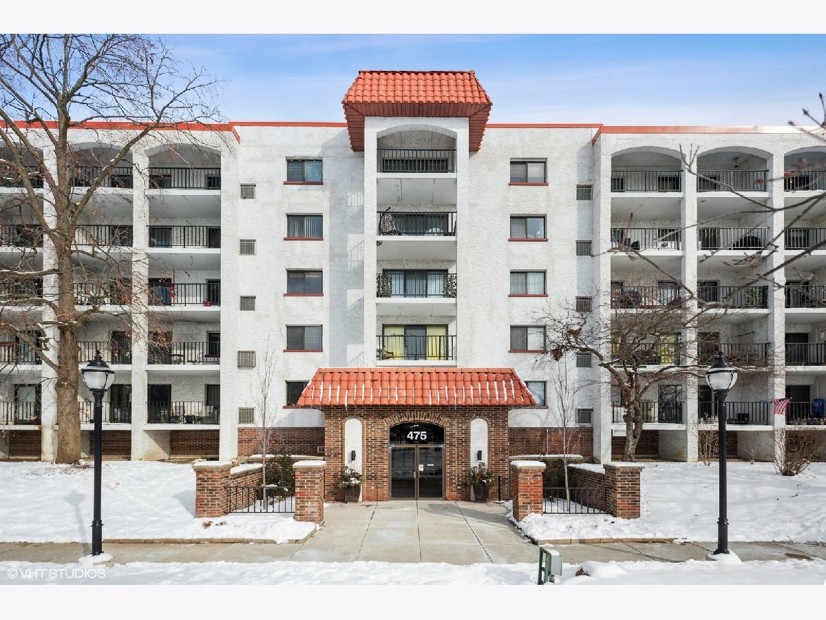 Condominiums Sold Plum Creek Wheeling Illinois, 475 Plum Creek