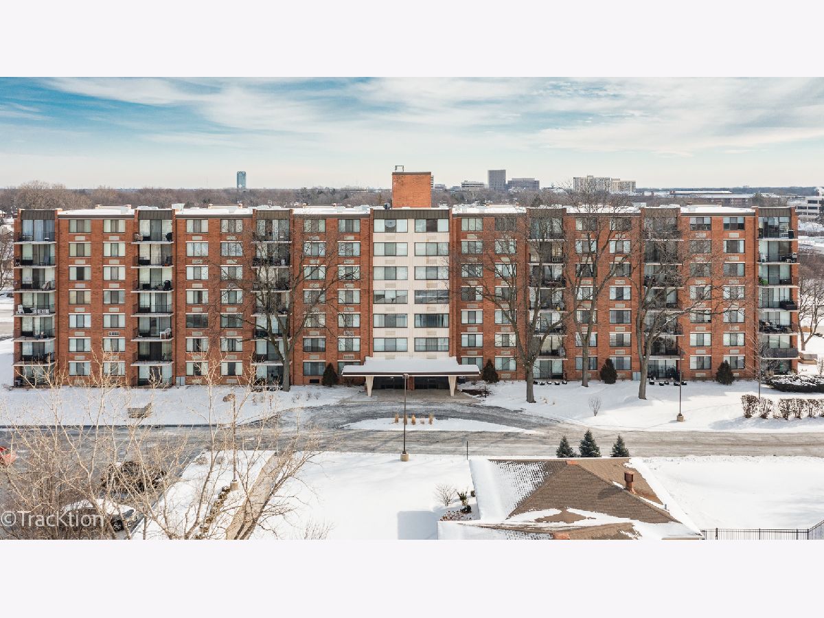 Condominiums Sold St Regis Lombard Illinois, 2000 Saint Regis