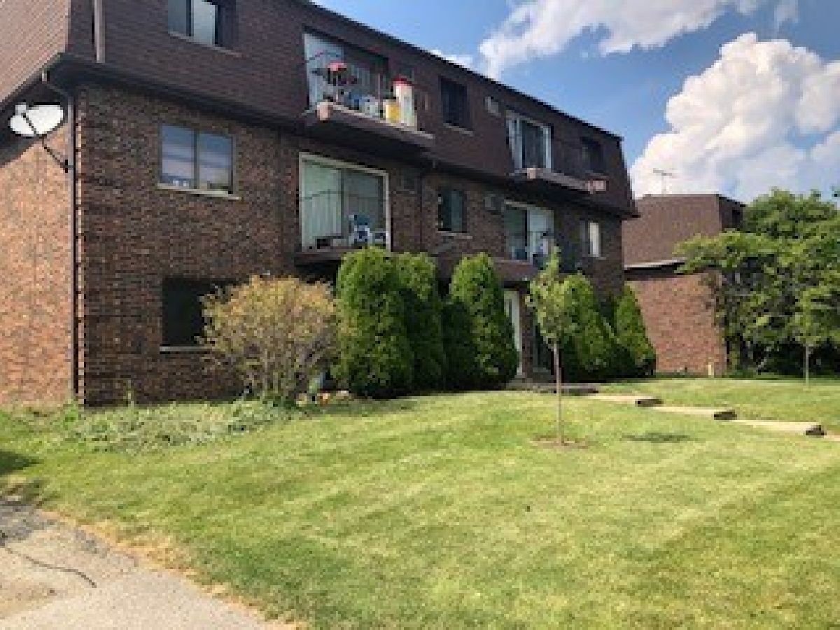 Condos & Townhomes Rented Whispering Hills Naperville Illinois, 1221 Whispering Hills