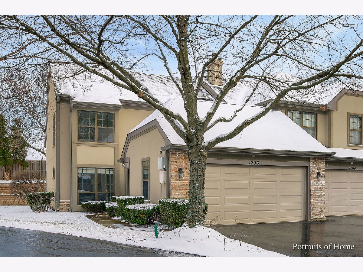Townhomes Sold Hobson Oaks Naperville Illinois, 1206 Hobson Oaks