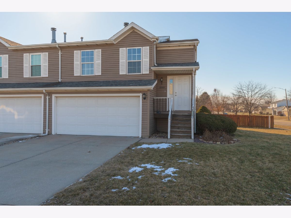 Homes & Condos & Townhomes Sold Highlands Bloomington Illinois, 2705 Arrowhead