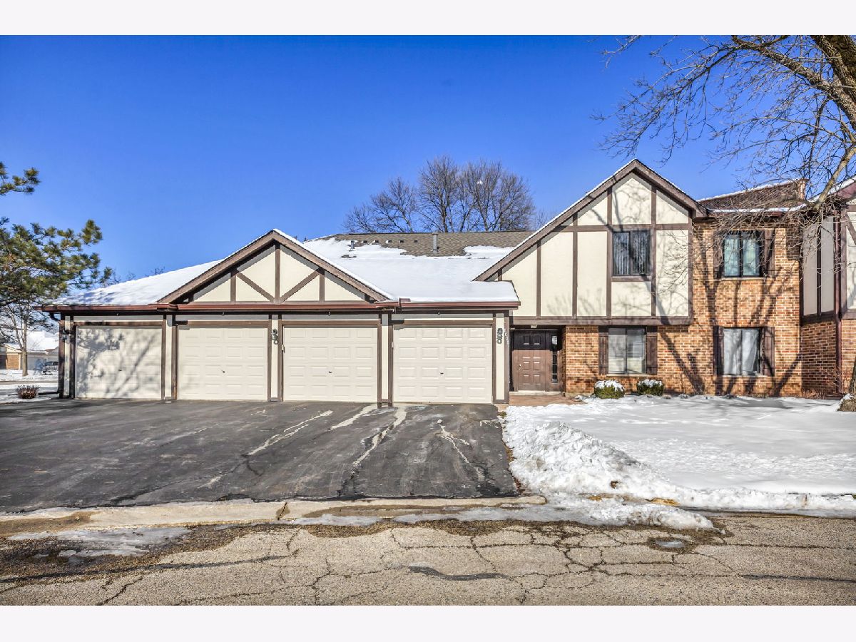 Condominiums Sold Deerpath Manor Palatine Illinois, 1008 Kevin