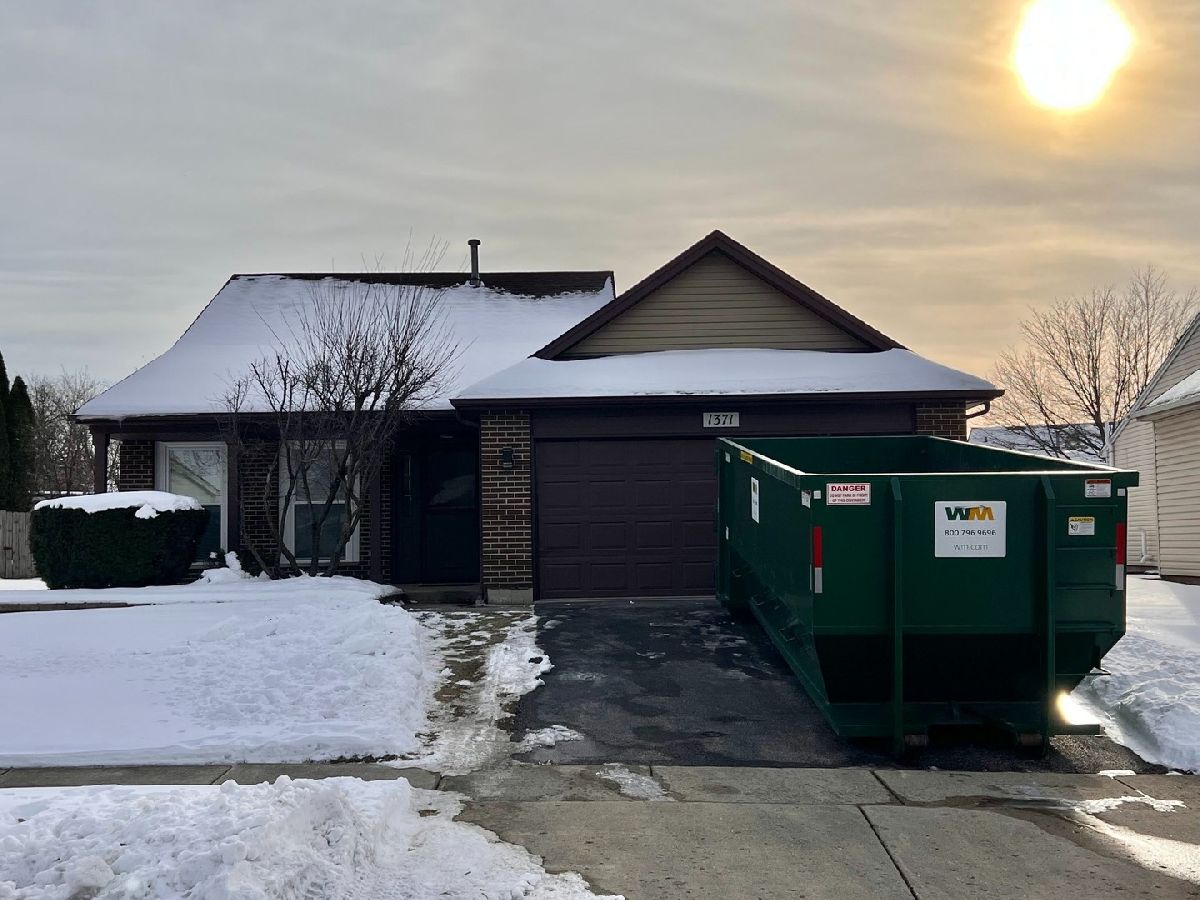 Homes & Condos & Townhomes Sold Summerhill Elgin Illinois, 1371 Burns