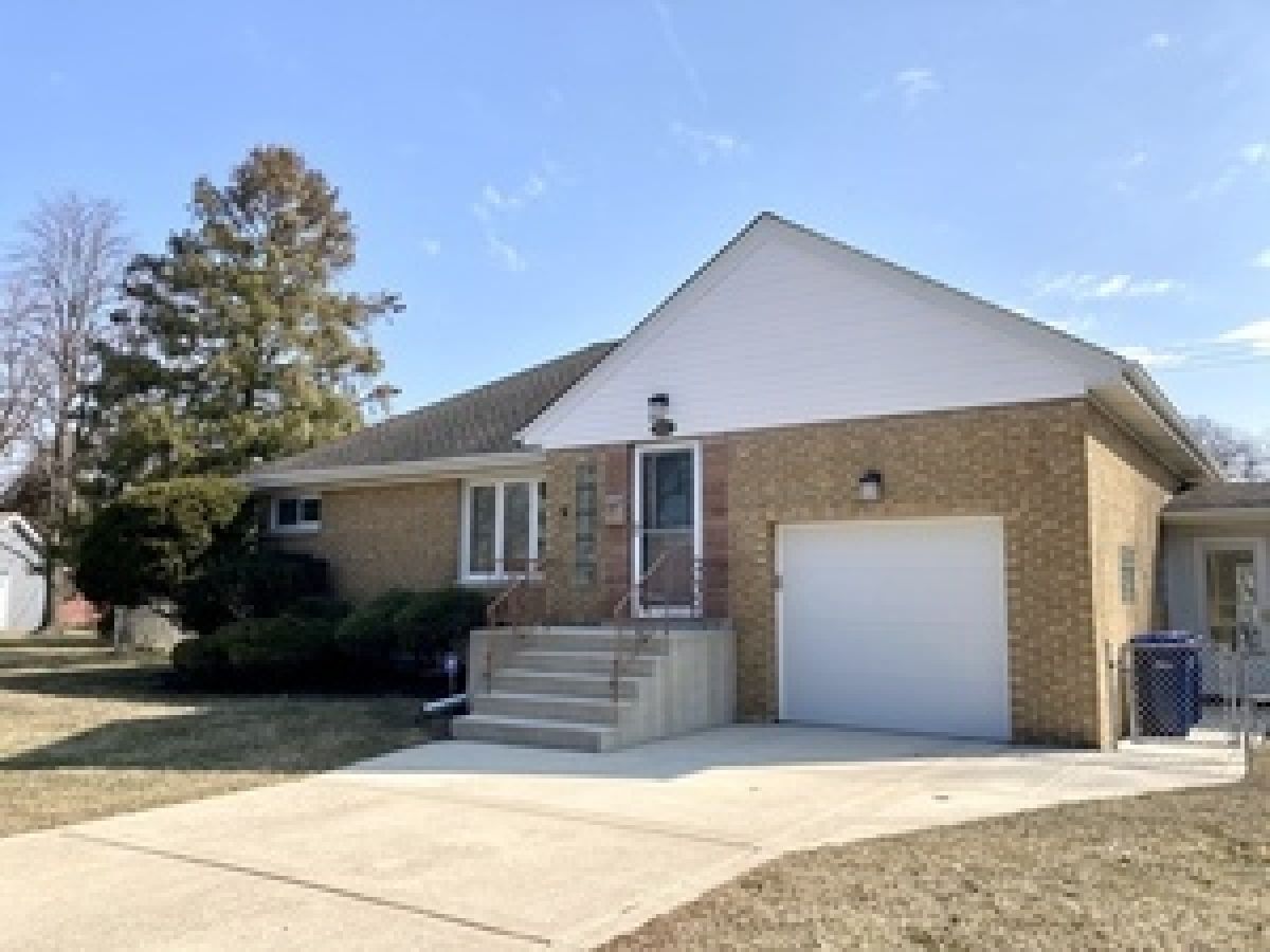 Homes Rented Robinhood Estates La Grange Park Illinois, 319 Castle