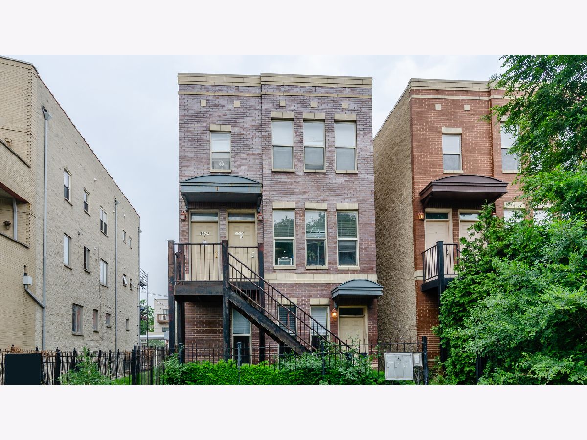 Condominiums & Homes Sold Tri-taylor Chicago Illinois, 2534 Flournoy