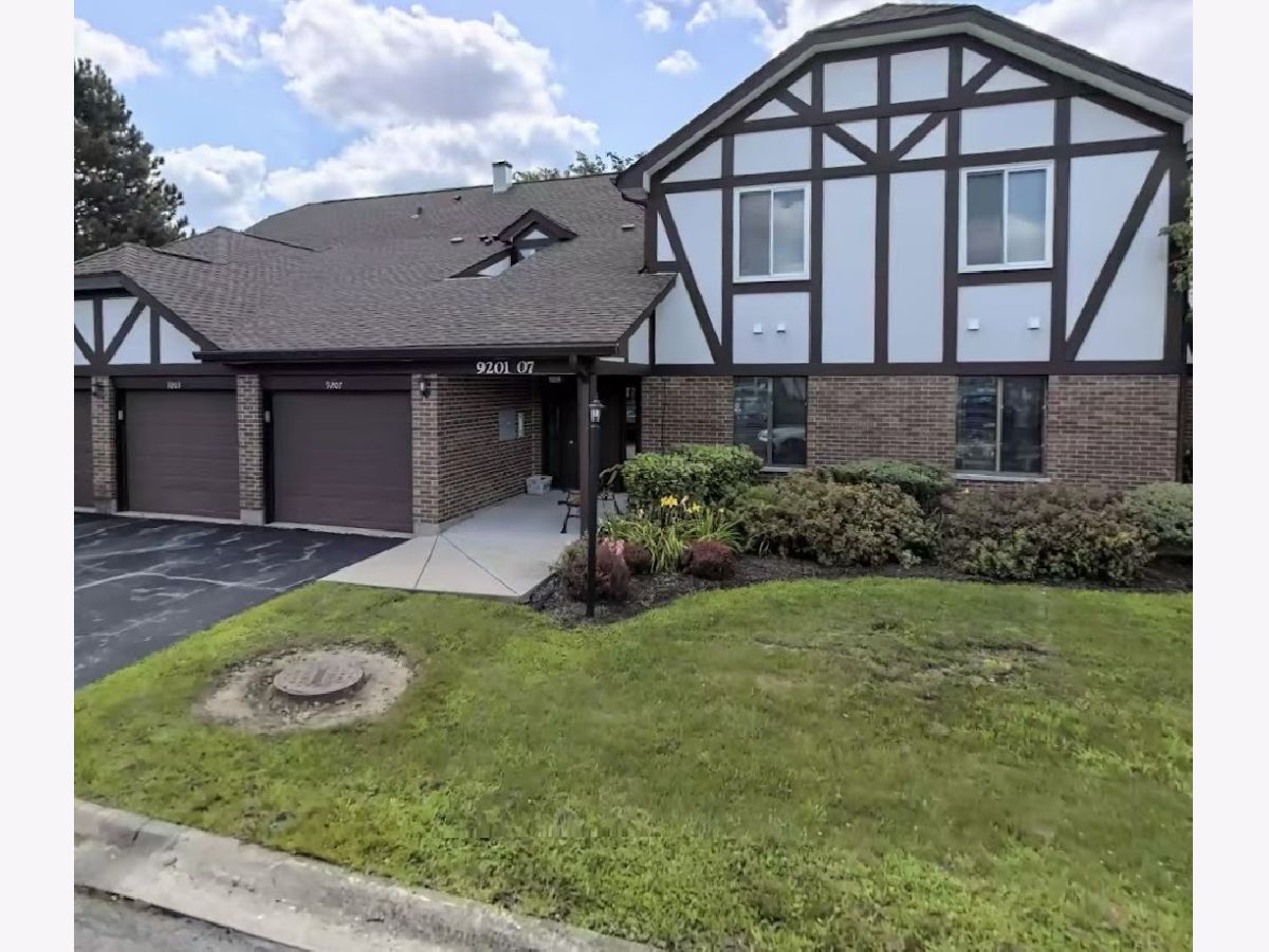 Condos & Townhomes Sold Somerset Orland Park Illinois, 9207 Montgomery