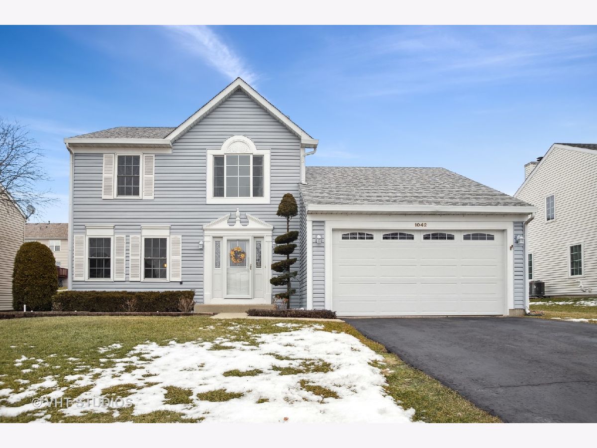 Homes & Condos & Townhomes Sold Crystal Creek Lake In The Hills Illinois, 1042 Mcphee