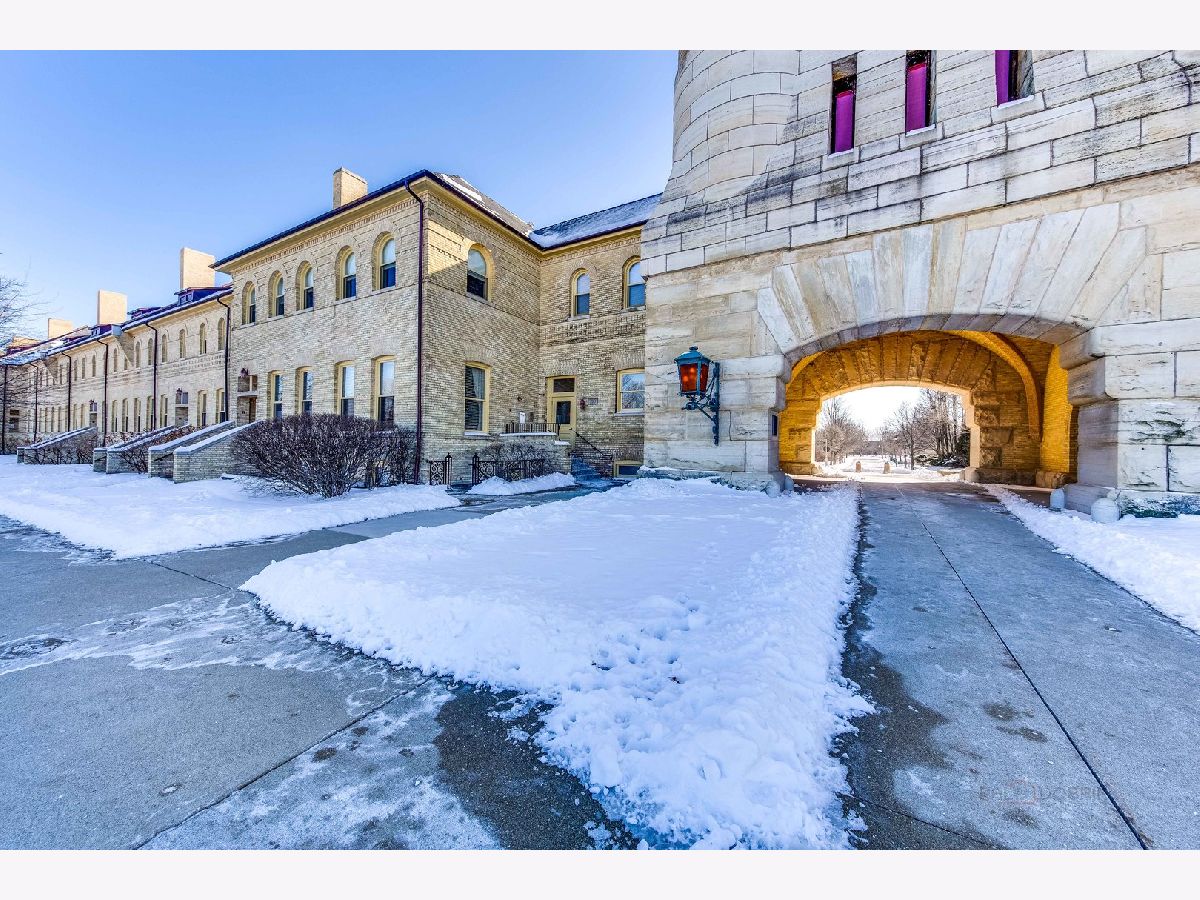 Condos & Townhomes & Homes Rented Fort Sheridan Highland Park Illinois, 210 Leonard Wood