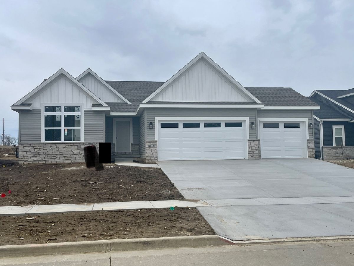 Homes & Condos & Townhomes Sold Wittenberg Woods Bloomington Illinois, 2610 Handel