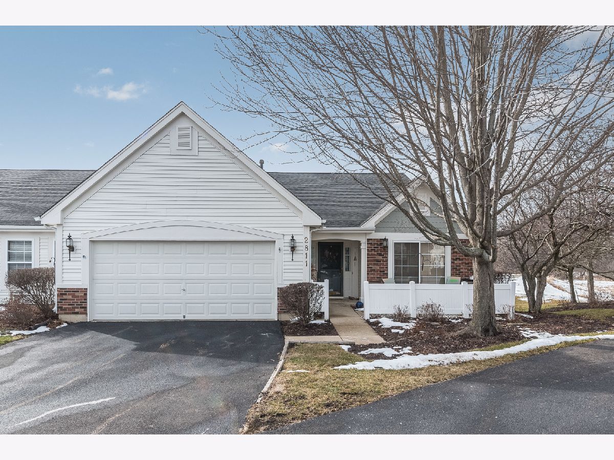 Townhomes & Condos Sold Cambridge At Midlane Wadsworth Illinois, 2811 Southern Hills