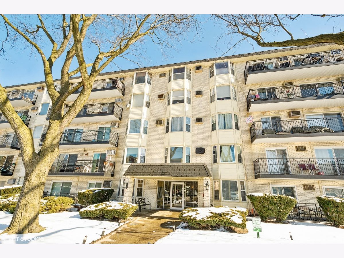 Condominiums Sold Edens Point Morton Grove Illinois, 5506 Lincoln