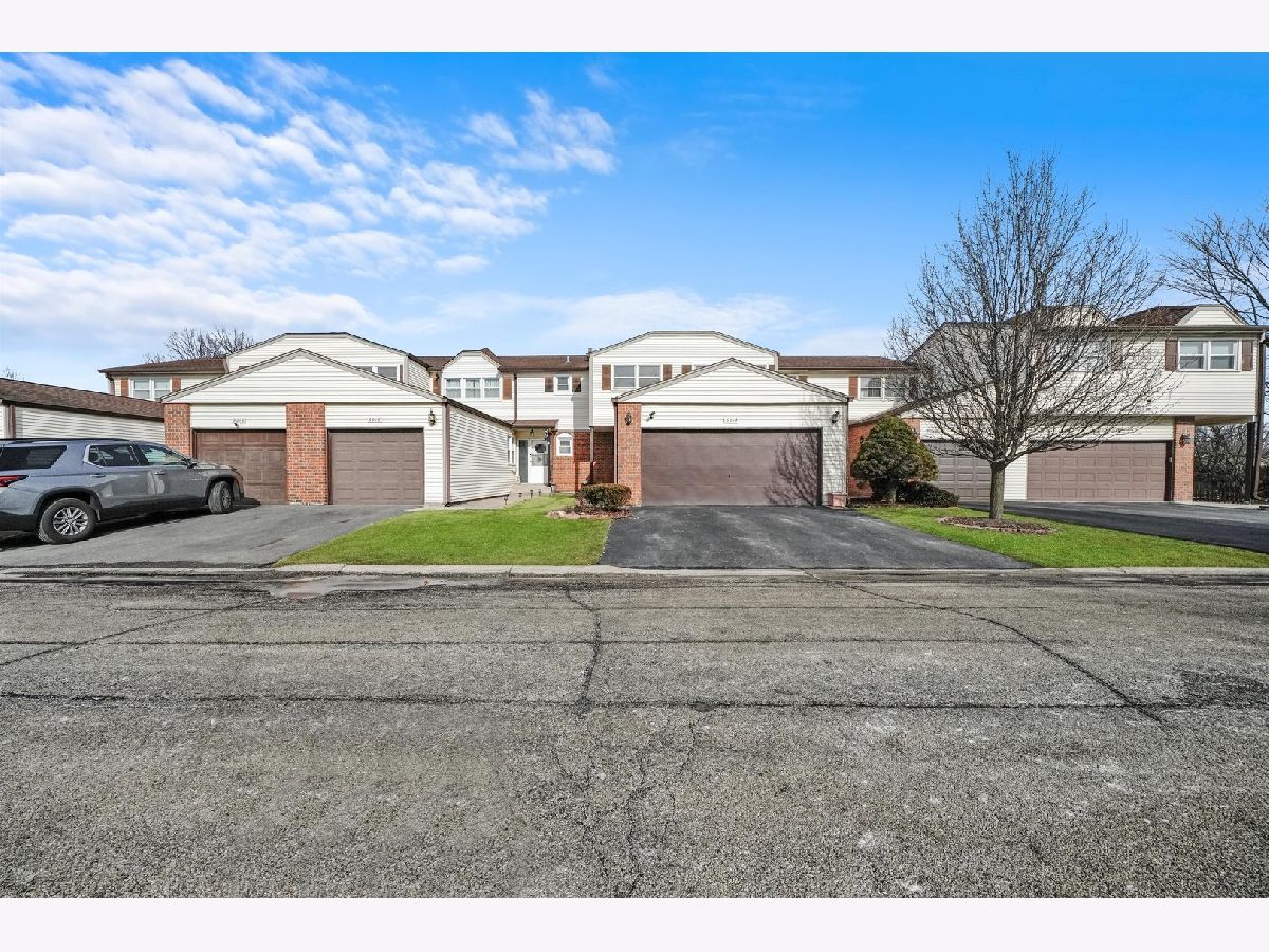 Townhomes & Condos & Homes Sold Brementowne Villas Tinley Park Illinois, 6814 Winston