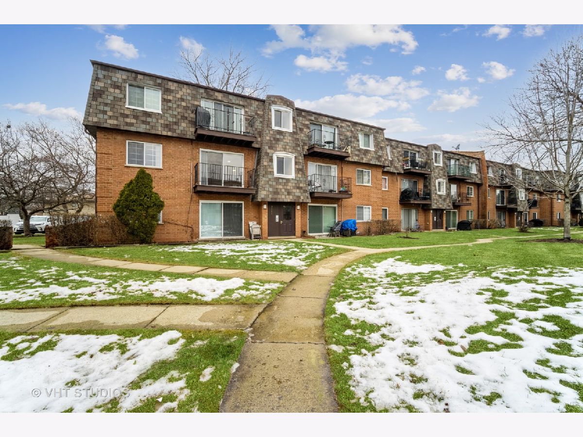 Bay Colony Des Plaines IL, Condominiums For Sale & For Rent Sadie
