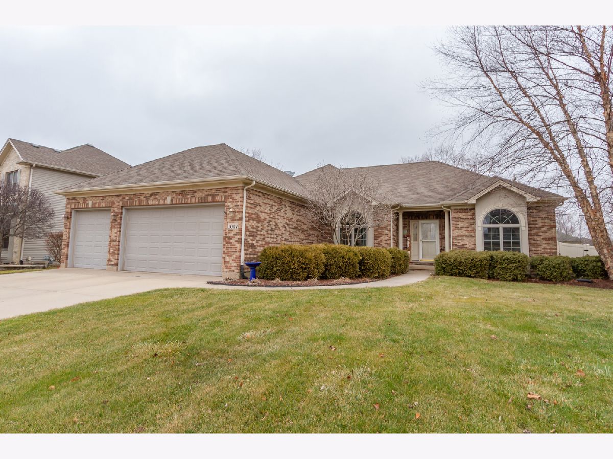 Homes & Condos & Townhomes Sold Hampshire Meadows Hampshire Illinois, 1007 Peregrine