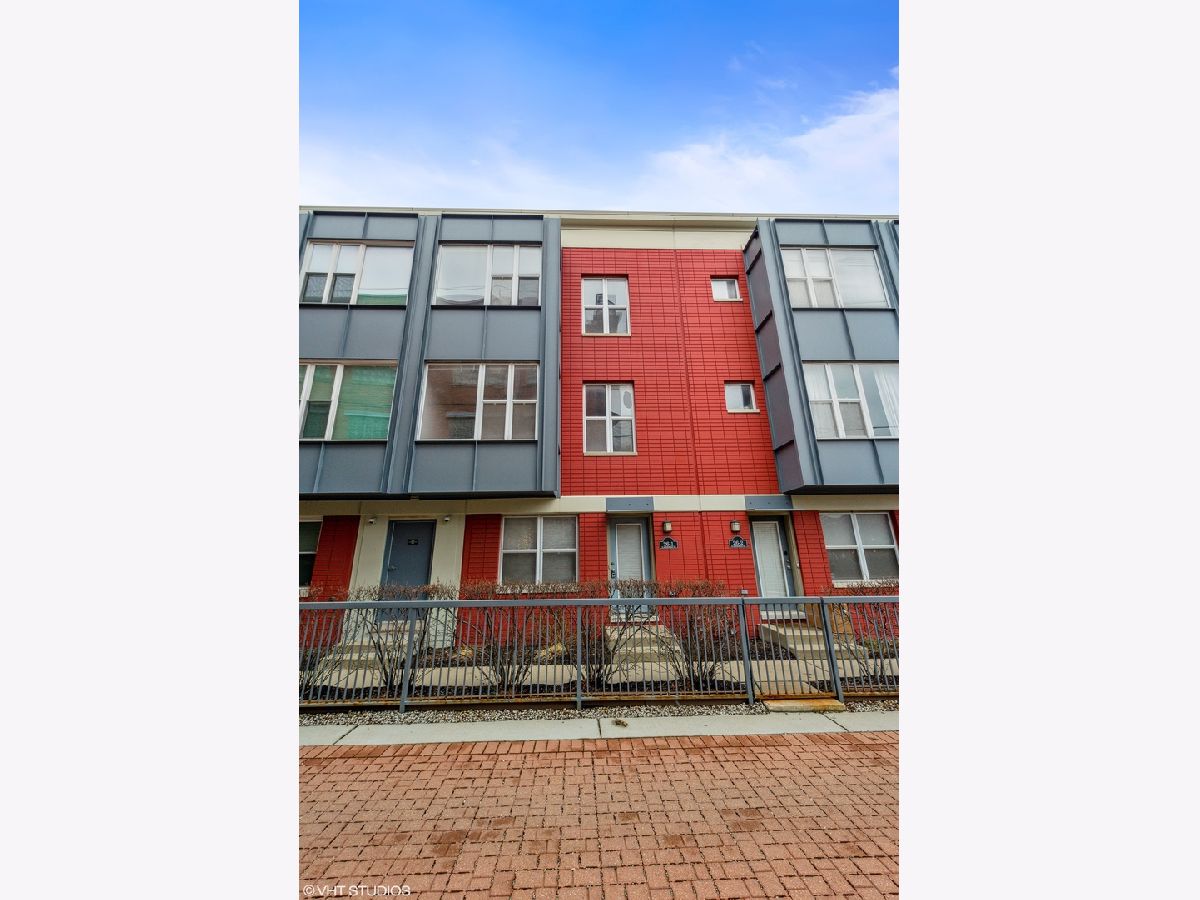 Townhomes Rented Arcadia Place Chicago Illinois, 26 Aberdeen