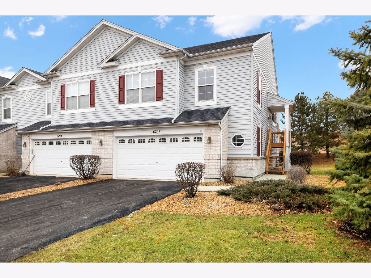 Townhomes & Homes Sold Arbor Creek Plainfield Illinois, 16767 Hazelwood