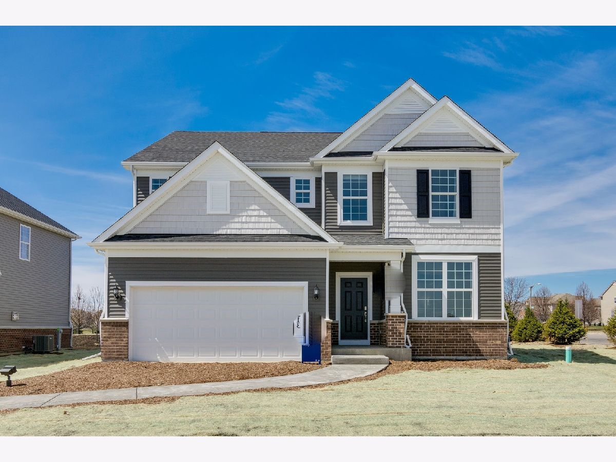 Homes Sold Prairie Woods And Walnut Glen Island Lake Illinois, 2220 Walnut Glen