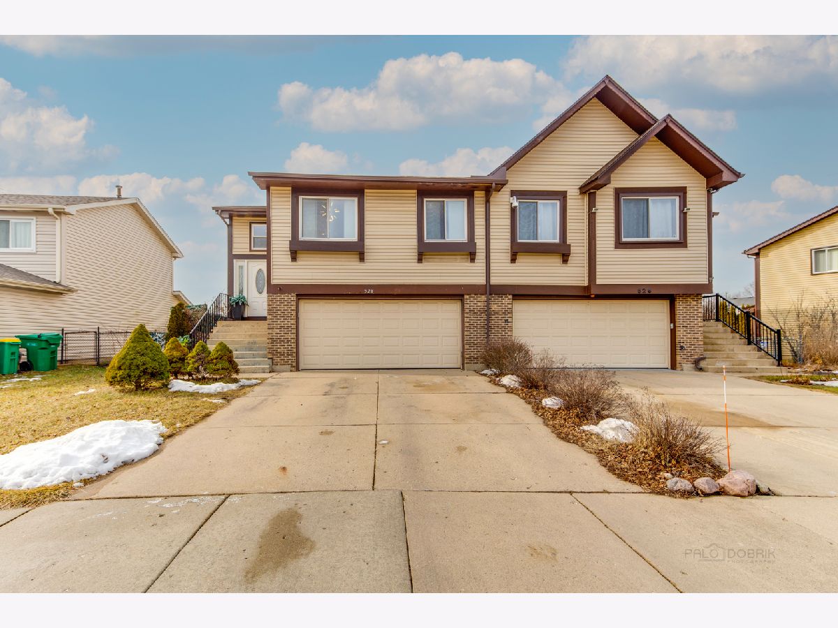 Townhomes Sold Malibu Wheeling Illinois, 528 Commanche