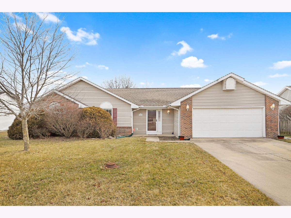 Homes Sold Woodard's Crestlake St Joseph Illinois, 504 Sherwood