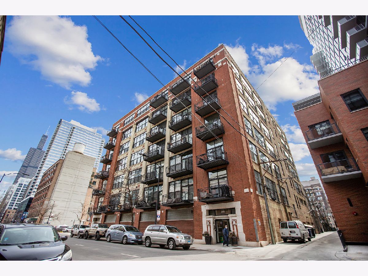 Condominiums Rented Olympia Lofts Chicago Illinois, 843 Adams