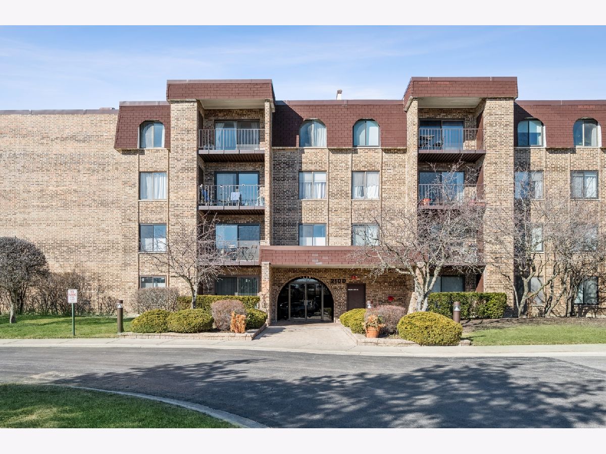 Condominiums & Homes Sold Salceda Del Norte Northbrook Illinois, 2100 Valencia