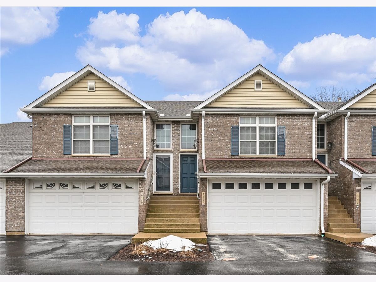 Townhomes & Homes Sold South Pointe Greens Dekalb Illinois, 3925 Pointe