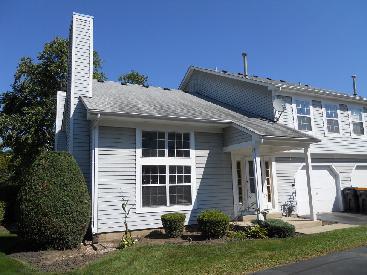 Townhomes Rented Southgate Manor Streamwood Illinois, 181 Hazelnut
